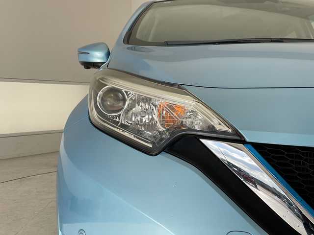 日産 ノート e－パワー X 愛知県 2017(平29)年 6万km ソニックブルー 純正ナビ/全方位カメラ/コーナーセンサー/インテリジェントミラー/レーンキープアシスト/ドライブレコーダー/エマージェンシーブレーキ/ワンセグ/CD DVD/Bluetooth/ステアリングスイッチ/スマートキー/プッシュスタート