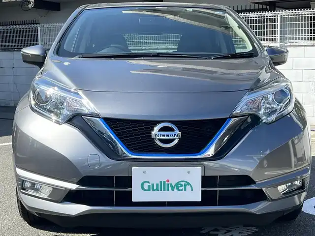日産 ノート e－パワー X 大阪府 2017(平29)年 8.5万km ダークメタルグレー インテリジェントエマージェンシーブレーキ/純正SDナビ・フルセグTV・CD・/　　　DVD・AUX・Bluetooth/LEDオートヘッドライト/アイドリングストップ/インテリキー2個/バックカメラ/ETC/フォグランプ/レーンアシスト/純正ドライブレコーダー/電動格納ウインカーミラー