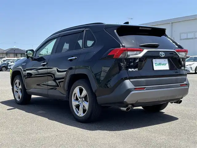 トヨタ ＲＡＶ４ ハイブリットG 大分県 2019(令1)年 3.2万km アティチュードブラックマイカ ・純正ナビ(NSZT-Y68T)/・フルセグ/・バックカメラ/・ETC/・ステアリングスイッチ/・ABS.VSC.TRC.LDA.AHB/・PCS/・ACC/・オートライト/・クリアランスソナー/・パワーバックドア/・D席パワーシート/・シートメモリー/・前席シートヒーター/・ステアリングヒーター/・レザーステアリング/・レザーシート/・純正AW
