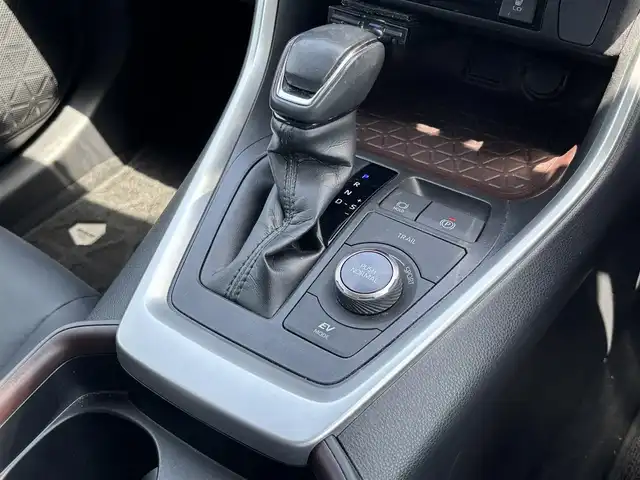 トヨタ ＲＡＶ４ ハイブリットG 大分県 2019(令1)年 3.2万km アティチュードブラックマイカ ・純正ナビ(NSZT-Y68T)/・フルセグ/・バックカメラ/・ETC/・ステアリングスイッチ/・ABS.VSC.TRC.LDA.AHB/・PCS/・ACC/・オートライト/・クリアランスソナー/・パワーバックドア/・D席パワーシート/・シートメモリー/・前席シートヒーター/・ステアリングヒーター/・レザーステアリング/・レザーシート/・純正AW