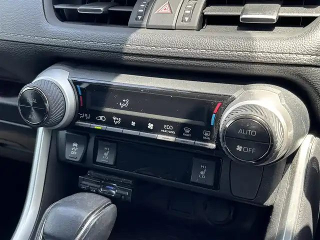 トヨタ ＲＡＶ４ ハイブリットG 大分県 2019(令1)年 3.2万km アティチュードブラックマイカ ・純正ナビ(NSZT-Y68T)/・フルセグ/・バックカメラ/・ETC/・ステアリングスイッチ/・ABS.VSC.TRC.LDA.AHB/・PCS/・ACC/・オートライト/・クリアランスソナー/・パワーバックドア/・D席パワーシート/・シートメモリー/・前席シートヒーター/・ステアリングヒーター/・レザーステアリング/・レザーシート/・純正AW