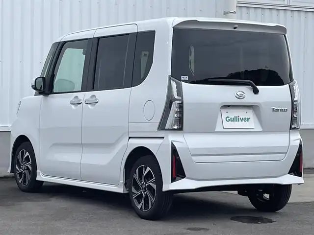 ダイハツ タント カスタム X 愛媛県 2023(令5)年 2.6万km シャイニングホワイトパール Bluetooth接続/ビルトインETC/両側パワスラ/パワーウィンドウ/純正ナビ/DVD再生可能/USB入力端子/レーンキープアシスト/前後コーナーセンサー/横滑り防止装置/シートヒーター/オートライト/バックカメラ/iPod接続可能/純正アルミホイール/アイドリングストップ/衝突被害軽減システム/ワンセグテレビ/純正フロアマット