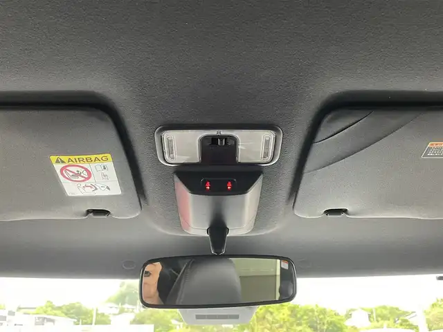 ダイハツ タント カスタム X 愛媛県 2023(令5)年 2.6万km シャイニングホワイトパール Bluetooth接続/ビルトインETC/両側パワスラ/パワーウィンドウ/純正ナビ/DVD再生可能/USB入力端子/レーンキープアシスト/前後コーナーセンサー/横滑り防止装置/シートヒーター/オートライト/バックカメラ/iPod接続可能/純正アルミホイール/アイドリングストップ/衝突被害軽減システム/ワンセグテレビ/純正フロアマット