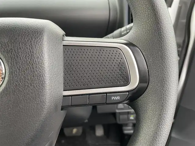 ダイハツ タント カスタム X 愛媛県 2023(令5)年 2.6万km シャイニングホワイトパール Bluetooth接続/ビルトインETC/両側パワスラ/パワーウィンドウ/純正ナビ/DVD再生可能/USB入力端子/レーンキープアシスト/前後コーナーセンサー/横滑り防止装置/シートヒーター/オートライト/バックカメラ/iPod接続可能/純正アルミホイール/アイドリングストップ/衝突被害軽減システム/ワンセグテレビ/純正フロアマット