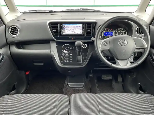 日産 デイズ ルークス ハイウェイスターX 山梨県 2019(令1)年 4万km スパークリングレッド/ブラック bluetoothナビ/全方位社外カメラ/ETC/前後ドラレコ/衝突被害軽減システム/横滑り防止装置/オートマチックハイビーム/片側パワースライドドア/アイドリングストップ/LEDヘッドライト/純正アルミホイール/純正フロアマット/取扱説明書/保証書