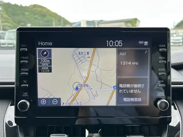 トヨタ カローラツーリング ダブルバイビー 愛媛県 2020(令2)年 3.8万km ホワイトパールクリスタルシャイン 純正ディスプレイオーディオ/・Bluetooth/・USB/・FM/AM/・Miracast/ビルトインETC/バックカメラ/前後コーナーセンサー/スペアキー/ブラインドスポットモニター/レーダークルーズコントロール/純正１７インチアルミホイール/革巻きステアリング/ステアリングスイッチ/フォグランプ/オートライト/オートマチックハイビーム/電動サイドブレーキ/ブレーキホールドスイッチ/ヘッドライトレベライザー/純正フロアマット/ドアバイザー