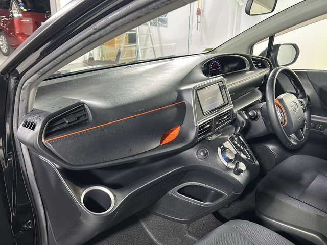 トヨタ シエンタ G 福岡県 2017(平29)年 5.9万km ブラックマイカ 両側パワースライドドア/メモリナビＢｌｕｅｔｏｏｔｈ　ＣＤ　ＤＶＤ　ＳＤ　/ＥＴＣ　/バックカメラ　/ドアバイザー　/アイドリングストップ　/プッシュスタートボタン　/スマートキー