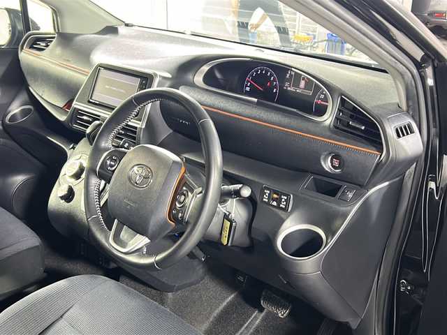 トヨタ シエンタ G 福岡県 2017(平29)年 5.9万km ブラックマイカ 両側パワースライドドア/メモリナビＢｌｕｅｔｏｏｔｈ　ＣＤ　ＤＶＤ　ＳＤ　/ＥＴＣ　/バックカメラ　/ドアバイザー　/アイドリングストップ　/プッシュスタートボタン　/スマートキー