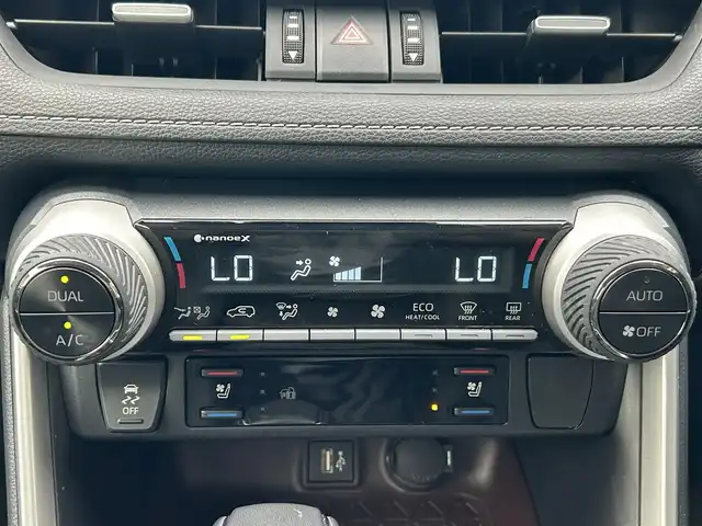 トヨタ ＲＡＶ４ G Zパッケージ 岩手県 2023(令5)年 3.2万km プラチナホワイトパールマイカ モデリスタエアロ　/サンルーフ　/純正ナビ(BT、Miracast）/フルセグTV　/パノラマビックビューモニター　/サイドカメラ/黒レザーシート　　/パワーバックドア　/オートライト　/オートハイビーム/ステアリングヒーター/ステアリングスイッチ　/レーダークルーズコントロール　/衝突安全装置/コーナーセンサー/デジタルインナーミラー/ヒルディセントコントロール/前席シートベンチレーション/スノーモード/横滑り防止装置/USB×3/フロアマット/スマートキー×2/保証書　取説