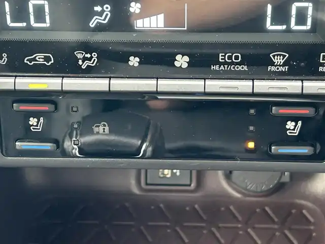 トヨタ ＲＡＶ４ G Zパッケージ 岩手県 2023(令5)年 3.2万km プラチナホワイトパールマイカ モデリスタエアロ　/サンルーフ　/純正ナビ(BT、Miracast）/フルセグTV　/パノラマビックビューモニター　/サイドカメラ/黒レザーシート　　/パワーバックドア　/オートライト　/オートハイビーム/ステアリングヒーター/ステアリングスイッチ　/レーダークルーズコントロール　/衝突安全装置/コーナーセンサー/デジタルインナーミラー/ヒルディセントコントロール/前席シートベンチレーション/スノーモード/横滑り防止装置/USB×3/フロアマット/スマートキー×2/保証書　取説