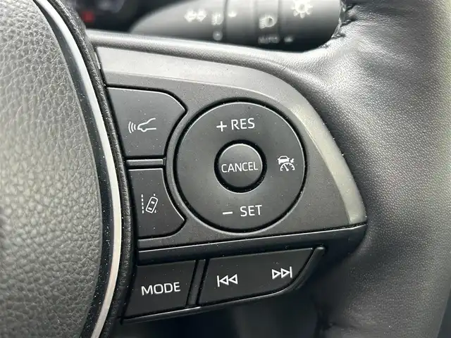 トヨタ ＲＡＶ４ G Zパッケージ 岩手県 2023(令5)年 3.2万km プラチナホワイトパールマイカ モデリスタエアロ　/サンルーフ　/純正ナビ(BT、Miracast）/フルセグTV　/パノラマビックビューモニター　/サイドカメラ/黒レザーシート　　/パワーバックドア　/オートライト　/オートハイビーム/ステアリングヒーター/ステアリングスイッチ　/レーダークルーズコントロール　/衝突安全装置/コーナーセンサー/デジタルインナーミラー/ヒルディセントコントロール/前席シートベンチレーション/スノーモード/横滑り防止装置/USB×3/フロアマット/スマートキー×2/保証書　取説