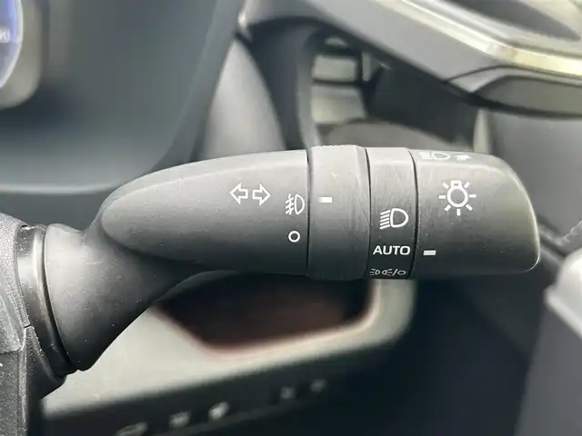 トヨタ ＲＡＶ４ G Zパッケージ 岩手県 2023(令5)年 3.2万km プラチナホワイトパールマイカ モデリスタエアロ　/サンルーフ　/純正ナビ(BT、Miracast）/フルセグTV　/パノラマビックビューモニター　/サイドカメラ/黒レザーシート　　/パワーバックドア　/オートライト　/オートハイビーム/ステアリングヒーター/ステアリングスイッチ　/レーダークルーズコントロール　/衝突安全装置/コーナーセンサー/デジタルインナーミラー/ヒルディセントコントロール/前席シートベンチレーション/スノーモード/横滑り防止装置/USB×3/フロアマット/スマートキー×2/保証書　取説