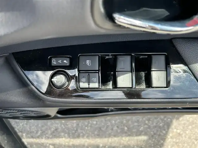 トヨタ プリウス A ツーリングセレクション 栃木県 2019(令1)年 3.3万km アティチュードブラックマイカ プリクラッシュセーフテイー/純正9インチナビ/フルセグTV/DVD/Bluetooth/バックカメラ/ビルトインETC/前後＋車内ドライブレコーダー/黒革シート/前席パワーシート/前席シートヒーター/アダプティブクルーズコントロール/プッシュスタート/ステアリングリモコン/LEDオートライト/LEDフォグランプ/純正17インチAW/社外スタッドレスタレスAW積込/アイドリングストップ/横滑り防止装置/ドアバイザー/電動格納ミラー/ヘッドアップディスプレイ