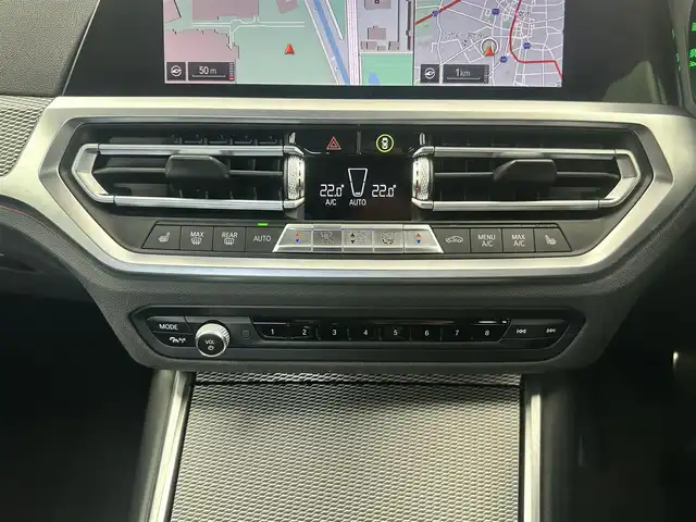 ＢＭＷ ３２０ｄ xDrive Mスポーツ 愛知県 2020(令2)年 4.2万km アルピンホワイトⅢ コンフォートパッケージ/　パワーバックドア/　ストレージパッケージ/　　(TYPE-C対応USB/トランク内収納ネット)/10.25インチナビ付インフォメーションディスプレイ/　 (AppleCarPlay対応)/ユピテル３６０度ドラレコ/ＥＴＣ２．０/全周囲カメラ/追従型クルーズコントロール/ブラインドスポットモニター/半革シート（シートヒーター付）/前席パワーシート/Ｍスポーツ１８インチＡＷ