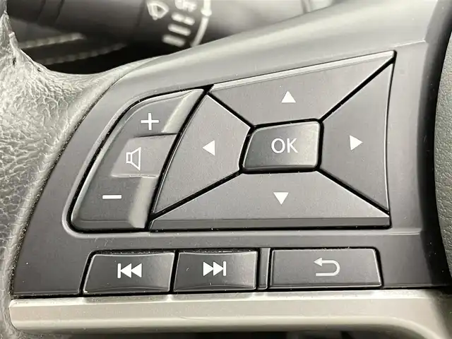 日産 セレナ ハイウェイスター 千葉県 2017(平29)年 6.2万km ブリリアントホワイトパール エマージェンシーブレーキ/純正9インチメモリーナビ/・フルセグTV/・Bluetooth接続/純正フリップダウンモニター/バックカメラ/全方位カメラ/両側パワースライドドア/LEDヘッドライト/社外16インチAW/スマートキー