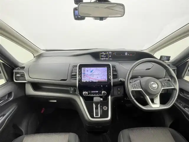 日産 セレナ ハイウェイスター 千葉県 2017(平29)年 6.2万km ブリリアントホワイトパール エマージェンシーブレーキ/純正9インチメモリーナビ/・フルセグTV/・Bluetooth接続/純正フリップダウンモニター/バックカメラ/全方位カメラ/両側パワースライドドア/LEDヘッドライト/社外16インチAW/スマートキー
