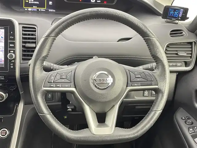 日産 セレナ ハイウェイスター 千葉県 2017(平29)年 6.2万km ブリリアントホワイトパール エマージェンシーブレーキ/純正9インチメモリーナビ/・フルセグTV/・Bluetooth接続/純正フリップダウンモニター/バックカメラ/全方位カメラ/両側パワースライドドア/LEDヘッドライト/社外16インチAW/スマートキー