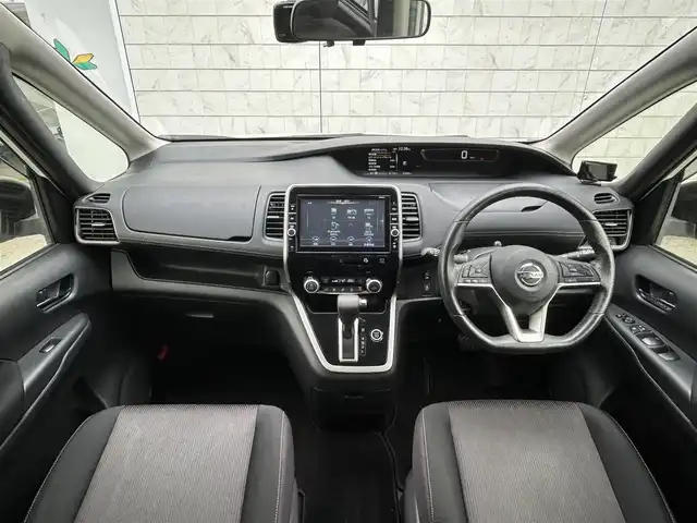 日産 セレナ ハイウェイスター 福岡県 2017(平29)年 6.2万km ブリリアントホワイトパール 純正10型SDナビ(フルセグTV/CD/DVD/BT)アラウンドビューモニター後席フリップダウンモニターエマージェンシーブレーキコーナーセンサー両側パワスラパーキングアシストドラレコETCUSBポート純正LEDヘッドライトスマートキープッシュスタート