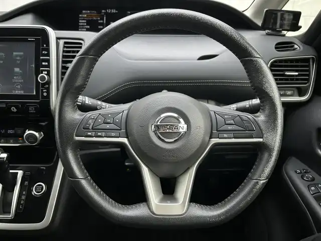 日産 セレナ ハイウェイスター 福岡県 2017(平29)年 6.2万km ブリリアントホワイトパール 純正10型SDナビ(フルセグTV/CD/DVD/BT)アラウンドビューモニター後席フリップダウンモニターエマージェンシーブレーキコーナーセンサー両側パワスラパーキングアシストドラレコETCUSBポート純正LEDヘッドライトスマートキープッシュスタート