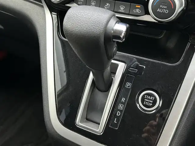 日産 セレナ ハイウェイスター 福岡県 2017(平29)年 6.2万km ブリリアントホワイトパール 純正10型SDナビ(フルセグTV/CD/DVD/BT)アラウンドビューモニター後席フリップダウンモニターエマージェンシーブレーキコーナーセンサー両側パワスラパーキングアシストドラレコETCUSBポート純正LEDヘッドライトスマートキープッシュスタート