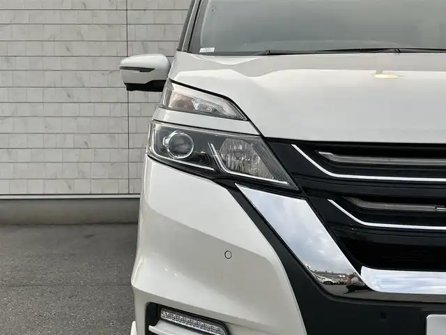 日産 セレナ ハイウェイスター 福岡県 2017(平29)年 6.2万km ブリリアントホワイトパール 純正10型SDナビ(フルセグTV/CD/DVD/BT)アラウンドビューモニター後席フリップダウンモニターエマージェンシーブレーキコーナーセンサー両側パワスラパーキングアシストドラレコETCUSBポート純正LEDヘッドライトスマートキープッシュスタート