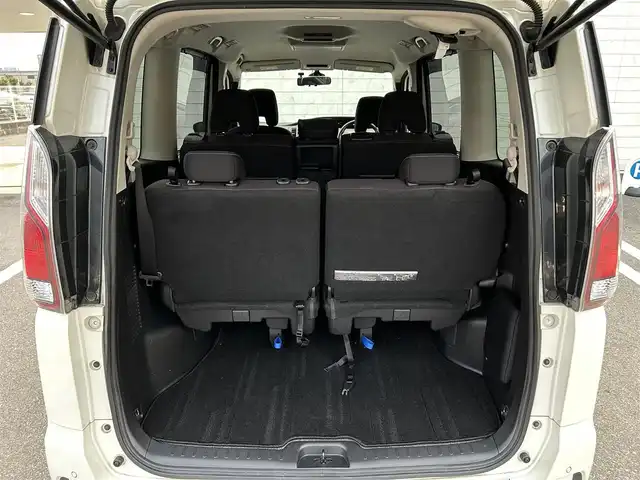 日産 セレナ ハイウェイスター 福岡県 2017(平29)年 6.2万km ブリリアントホワイトパール 純正10型SDナビ(フルセグTV/CD/DVD/BT)アラウンドビューモニター後席フリップダウンモニターエマージェンシーブレーキコーナーセンサー両側パワスラパーキングアシストドラレコETCUSBポート純正LEDヘッドライトスマートキープッシュスタート