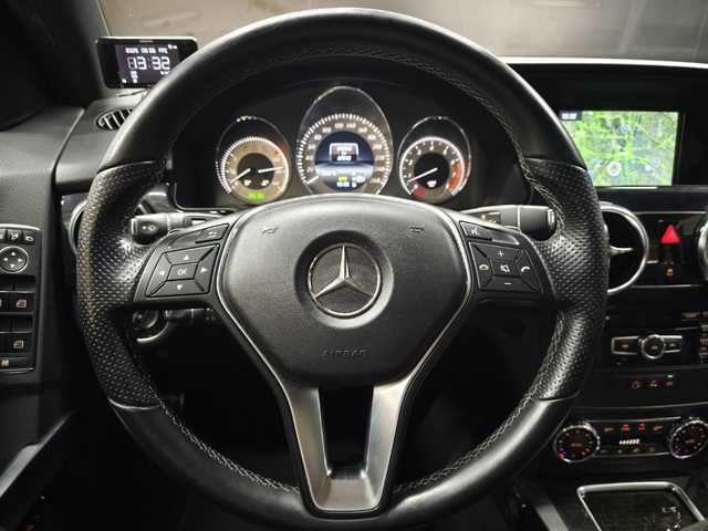 メルセデス・ベンツ ＧＬＫ３５０ 4MATIC Bエフィシェンシー 群馬県 2013(平25)年 5.8万km グレー AMGエクスクルーシブパッケージ/コンフォートパッケージ/黒革シート/メモリ付きパワーシート/シートヒーター/サンルーフ/全方位カメラ/パワーバックドア/社外レーダー/ドラレコ