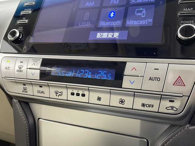 トヨタ ランドクルーザー プラド TX Lパッケージ 千葉県 2022(令4)年 4.1万km ブラック トヨタセーフティーセンス/・プリクラッシュセーフティ/・レーンディパーチャーアラート/・ロードサインアシスト/・先行車発進お知らせ機能/・オートハイビーム/・クリアランスソナー/9インチディスプレイオーディオ/・CD/Bluetooth/MiraCast/アラウンドビューモニター/レーダークルーズコントロール/4WD/レザーシート/パワーシート/シートヒーター/ベンチレーション/革巻きステアリング/ビルトインETC2.0/LEDオートヘッドライト/純正17インチアルミホイール/純正フロアマット/プッシュスタート/スマートキー/スペアキー2本