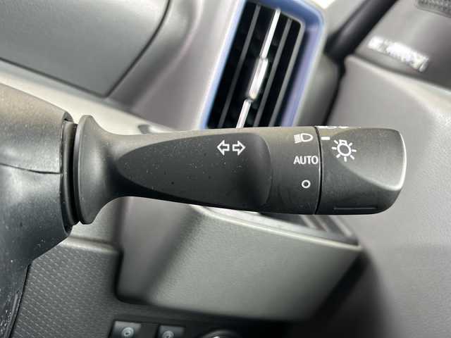 ダイハツ タント カスタム X 静岡県 2019(令1)年 3.7万km レーザーブルークリスタルシャイン 【安全装備】/スマートアシスト/衝突回避・軽減ブレーキ機能 /（車速約4km/hから80km/h間時警報アラーム喚起作動/（前車相対速度約30km/h未満時衝突回避機能作動）/（前車相対速度約30km/hから80km/h時衝突軽減ブレーキ作動）/（対歩行者：車速約30km/h未満時回避機能作動、50km/h未満時軽減機能作動）/誤発進抑制機能（障害物検知範囲前方4m以内・後方3m以内）/車線逸脱警報＆逸脱抑制制御（作動車速：約60km/h以上時）/先行車発進お知らせ機能/進入禁止標識認識機能/【主要装備】/純正ナビ　/前後ドライブレコーダー　/バックカメラ　/ビルトインＥＴＣ車載器　/両側パワースライドドア　/シートヒーター　/プッシュスタート　/スマートキー　/アイドリングストップ　/オートライト