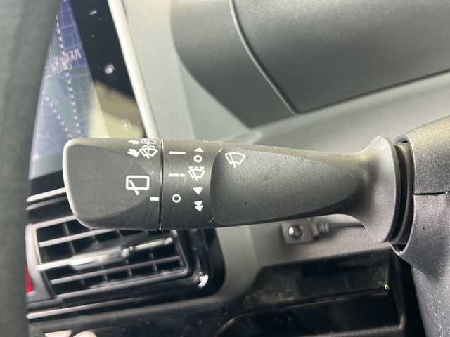 ダイハツ タント カスタム X 静岡県 2019(令1)年 3.7万km レーザーブルークリスタルシャイン 【安全装備】/スマートアシスト/衝突回避・軽減ブレーキ機能 /（車速約4km/hから80km/h間時警報アラーム喚起作動/（前車相対速度約30km/h未満時衝突回避機能作動）/（前車相対速度約30km/hから80km/h時衝突軽減ブレーキ作動）/（対歩行者：車速約30km/h未満時回避機能作動、50km/h未満時軽減機能作動）/誤発進抑制機能（障害物検知範囲前方4m以内・後方3m以内）/車線逸脱警報＆逸脱抑制制御（作動車速：約60km/h以上時）/先行車発進お知らせ機能/進入禁止標識認識機能/【主要装備】/純正ナビ　/前後ドライブレコーダー　/バックカメラ　/ビルトインＥＴＣ車載器　/両側パワースライドドア　/シートヒーター　/プッシュスタート　/スマートキー　/アイドリングストップ　/オートライト
