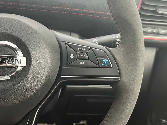 日産 セレナ ニスモ 宮城県 2018(平30)年 4.7万km ブリリアントホワイトパール 禁煙車/プロパイロット/エマージェンシーブレーキ/車線逸脱警報/コーナーセンサー/純正フリップダウン/純正9型ナビ/CD.DVD.SD.BT/フルセグTV/バックモニター/両側パワースライド/ビルトインETC/純正ドライブレコーダー/LEDヘッドライト/電動パーキングブレーキ/アイドリングストップ/横滑り防止機能/ステアリングスイッチ/プッシュスタート/スマートキー/社外１７インチAW/純正フロアマット/ロールサンシェード/シートバックテーブル