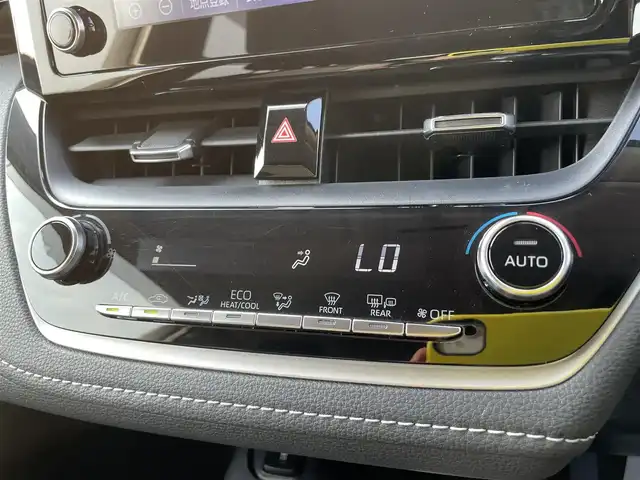 トヨタ カローラツーリング ハイブリッド S 石川県 2019(令1)年 8.4万km ホワイトパールクリスタルシャイン 4WD/純正ディスプレイオーディオ/ナビ/バックカメラ/トヨタセーフティセンス/レーダークルーズ/ETC/シートヒーター/ハンドルヒーター/純正アルミホイール/スマートキー/プッシュスタート/LEDヘッドライト/AC100V