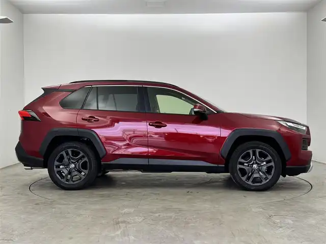 トヨタ ＲＡＶ４ ハイブリッド アドベンチャー 埼玉県 2024(令6)年 2.5万km センシュアルレッドマイカ Toyota Safety Sense/パノラマルーフ/パノラミックビューモニター/10.5インチディスプレイオーディオ/【USB/Bluetooth/AppleCarPlay/AndroidAuto】/コネクティッドナビ/レザーシート/シートベンチレーション/シートヒーター/パワーシート/ステアリングヒーター/AC100Vコンセント/LEDオートライト/サイドエアバッグ/カーテンエアバッグ/ETC2.0