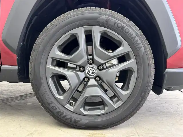 トヨタ ＲＡＶ４ ハイブリッド アドベンチャー 埼玉県 2024(令6)年 2.5万km センシュアルレッドマイカ Toyota Safety Sense/パノラマルーフ/パノラミックビューモニター/10.5インチディスプレイオーディオ/【USB/Bluetooth/AppleCarPlay/AndroidAuto】/コネクティッドナビ/レザーシート/シートベンチレーション/シートヒーター/パワーシート/ステアリングヒーター/AC100Vコンセント/LEDオートライト/サイドエアバッグ/カーテンエアバッグ/ETC2.0
