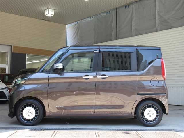 日産 ルークス オーテック 大阪府 2021(令3)年 2.9万km 茶Ⅱ メモリーナビ、フルセグＴＶ、ＣＤ、Ｂｌｕｅｔｏｏｔｈ/左ハンズフリーパワースライドドア/エマージェンシーブレーキ/アラウンドビューモニター/ハーフレザー調シート/前席シートヒーター/プッシュスタート/スマートキー/ＳＯＳコール/ロールサンシェード/シートバックテーブル/電動格納ウィンカーミラー/純正１４インチアルミホイール/プラズマクラスターリヤシーリングファン