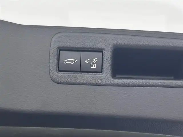 トヨタ ハリアー Z 愛媛県 2023(令5)年 1.9万km プラチナホワイトパールマイカ トヨタセーフティセンス/純正12.3インチディスプレイオーディオ+ナビ/フルセグTV/Miracast/Bluetooth/JBLプレミアムサウンド/ハーフレザーシート/純正ビルトインETC2.0/デジタルインナーミラー/純正ドライブレコーダー/ハンズフリーパワーバックドア/純正ゴムマット/D席パワーシート