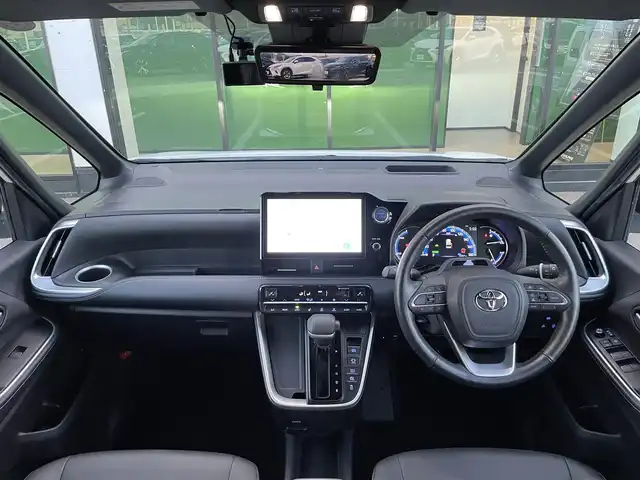 トヨタ ノア ハイブリッド S－Z 香川県 2022(令4)年 3.3万km ホワイトパールクリスタルシャイン 純正10.5型ディスプレイオーディオ/→FM/AM/フルセグTV/Bluetooth/トヨタセーフティーセンス/・プリクラッシュセーフティー/・プロアクティブドライビングアシスト/・レーントレーシングアシスト/・レーンディパーチャーアラート/・レーダークルーズコントロール/・ロードサインアシスト/・発進遅れ告知機能/・ドライバー異常時対応システム/バックカメラ/両側パワースライドドア/パワーバックドア/ヘッドアップディスプレイ/デジタルインナーミラー/シートヒーター/ステアリングヒーター/革巻きステアリング/ステアリングリモコン/ブラインドスポットモニター/オットマン/コーナーセンサー/純正アルミホイール17インチ/ドライブレコーダー前後/HDMI/LEDヘッドライト/オートライト/オートハイビーム/オートエアコン/パワーウィンドウ/ETC2.0/スマートキー/プッシュスタート