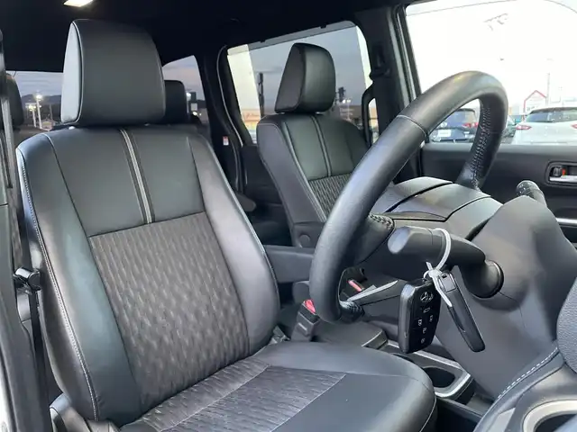 トヨタ ノア ハイブリッド S－Z 香川県 2022(令4)年 3.3万km ホワイトパールクリスタルシャイン 純正10.5型ディスプレイオーディオ/→FM/AM/フルセグTV/Bluetooth/トヨタセーフティーセンス/・プリクラッシュセーフティー/・プロアクティブドライビングアシスト/・レーントレーシングアシスト/・レーンディパーチャーアラート/・レーダークルーズコントロール/・ロードサインアシスト/・発進遅れ告知機能/・ドライバー異常時対応システム/バックカメラ/両側パワースライドドア/パワーバックドア/ヘッドアップディスプレイ/デジタルインナーミラー/シートヒーター/ステアリングヒーター/革巻きステアリング/ステアリングリモコン/ブラインドスポットモニター/オットマン/コーナーセンサー/純正アルミホイール17インチ/ドライブレコーダー前後/HDMI/LEDヘッドライト/オートライト/オートハイビーム/オートエアコン/パワーウィンドウ/ETC2.0/スマートキー/プッシュスタート