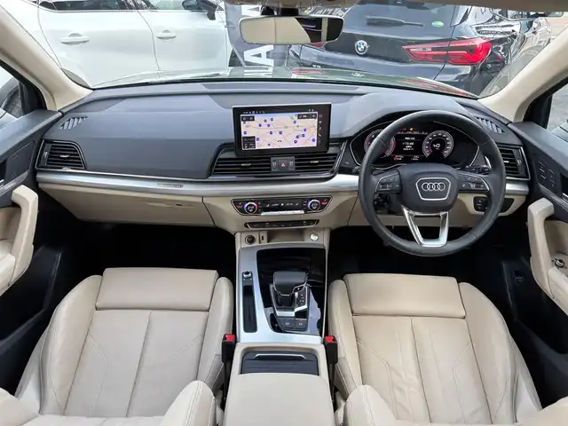 アウディ アウディ Ｑ５ 40TDIクワトロ アドバンスド 山梨県 2022(令4)年 3.8万km 緑 パノラマSR/白革/ラグジュアリーP/マトリクスLED/全周囲カメラ/バーチャルC/純正メモリナビ/フルセグTV/プラスP/ACC/LKA/BSM/衝突軽減B/OP19インチAW/アンビエントライト/前後ドラレコ/電動リアゲート
