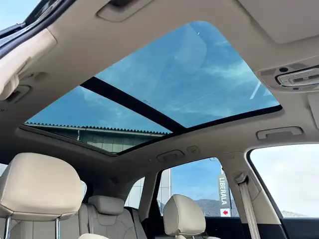 アウディ アウディ Ｑ５ 40TDIクワトロ アドバンスド 山梨県 2022(令4)年 3.8万km 緑 パノラマSR/白革/ラグジュアリーP/マトリクスLED/全周囲カメラ/バーチャルC/純正メモリナビ/フルセグTV/プラスP/ACC/LKA/BSM/衝突軽減B/OP19インチAW/アンビエントライト/前後ドラレコ/電動リアゲート