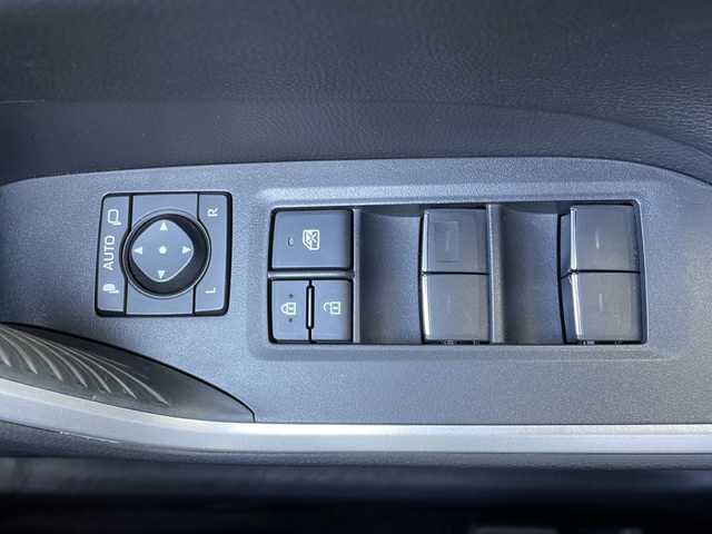 トヨタ ＲＡＶ４ G Zパッケージ 山口県 2023(令5)年 4.5万km アティチュードブラックマイカ パノラマムーンルーフ/10.5インチ純正ディスプレイオーディオ/・ナビ機能/・フルセグテレビ/・AM/FM/USB/Miracast/Apple CarPlay/HDMI/Bluetooth/パノラミックビューモニター/ETC2.0/ドライブレコーダー/デジタルインナーミラー/ブラインドスポットモニター/置くだけ充電/ステアリングヒーター/ステアリングスイッチ/パワーバックドア/電動パーキングブレーキ/オートブレーキホールド/スマートキー・スペアキー有/プッシュアップスタート/前席エアーシート/純正フロアマット/19インチ純正アルミホイール/3灯式LEDヘッドランプ/フォグランプ/Toyota Safety Sense/・プリクラッシュセーフティ/・レーントレーシングアシスト/・レーダークルーズコントロール/・オートマチックハイビーム/ワンオーナー/取扱説明書/保証書