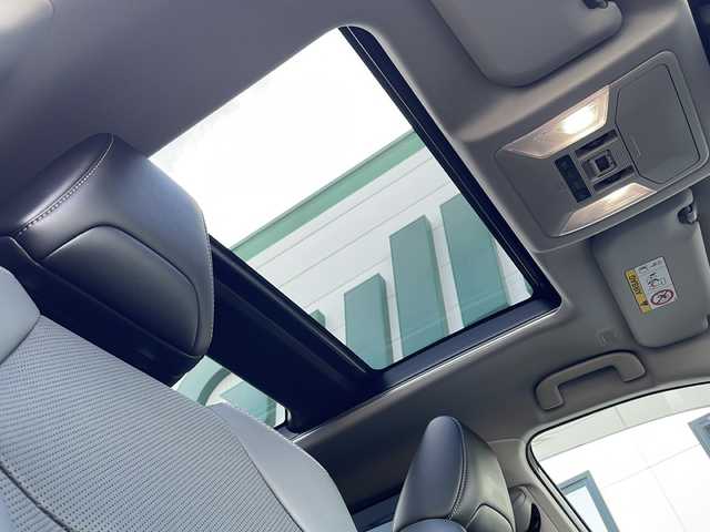 トヨタ ＲＡＶ４ G Zパッケージ 山口県 2023(令5)年 4.5万km アティチュードブラックマイカ パノラマムーンルーフ/10.5インチ純正ディスプレイオーディオ/・ナビ機能/・フルセグテレビ/・AM/FM/USB/Miracast/Apple CarPlay/HDMI/Bluetooth/パノラミックビューモニター/ETC2.0/ドライブレコーダー/デジタルインナーミラー/ブラインドスポットモニター/置くだけ充電/ステアリングヒーター/ステアリングスイッチ/パワーバックドア/電動パーキングブレーキ/オートブレーキホールド/スマートキー・スペアキー有/プッシュアップスタート/前席エアーシート/純正フロアマット/19インチ純正アルミホイール/3灯式LEDヘッドランプ/フォグランプ/Toyota Safety Sense/・プリクラッシュセーフティ/・レーントレーシングアシスト/・レーダークルーズコントロール/・オートマチックハイビーム/ワンオーナー/取扱説明書/保証書
