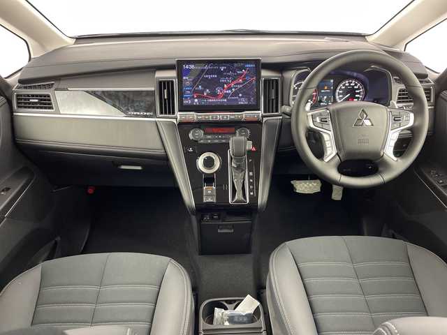 三菱 デリカＤ：５ シャモニー 大阪府 2025(令7)年 0.1千km グラファイトグレーメタリック/ブラックマイカ 4WD/ALPINE(EXIINX）/AppleCarPlay/ステップレス　（7人）D:5専用11型ナビゲーション/シートヒーター(D席N席)/ステアリングヒーター/電動リアゲート/両側パワースライドドア/純正18インチアルミホイール/横滑り防止装置/レーンキープアシスト/オートライト/オートマチックハイビーム/フォグランプ/スマートキー/衝突被害軽減システム/カーテンエアバック