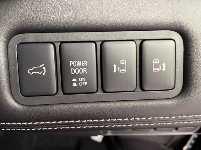 三菱 デリカＤ：５ シャモニー 大阪府 2025(令7)年 0.1千km グラファイトグレーメタリック/ブラックマイカ 4WD/ALPINE(EXIINX）/AppleCarPlay/ステップレス　（7人）D:5専用11型ナビゲーション/シートヒーター(D席N席)/ステアリングヒーター/電動リアゲート/両側パワースライドドア/純正18インチアルミホイール/横滑り防止装置/レーンキープアシスト/オートライト/オートマチックハイビーム/フォグランプ/スマートキー/衝突被害軽減システム/カーテンエアバック