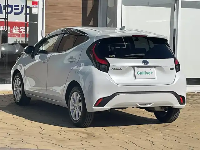 トヨタ アクア Z 宮崎県 2022(令4)年 1.6万km プラチナホワイトパールマイカ 純正10.5インチディスプレイ/（AM/FM/BT/DVD/フルセグTV）/ナビキット装着車/バックカメラ/前後ドラレコ/トヨタセーフティセンス/純正フロアマット/LEDヘッドライト/純正15インチAW/前後コーナーセンサー/保証書/取扱説明書