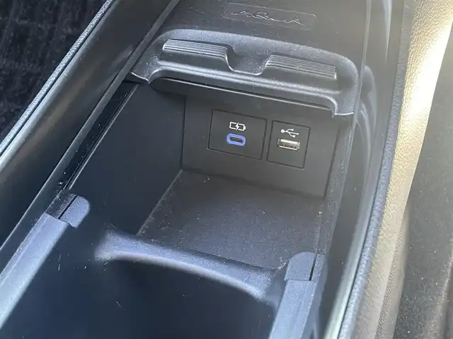 トヨタ アクア Z 宮崎県 2022(令4)年 1.6万km プラチナホワイトパールマイカ 純正10.5インチディスプレイ/（AM/FM/BT/DVD/フルセグTV）/ナビキット装着車/バックカメラ/前後ドラレコ/トヨタセーフティセンス/純正フロアマット/LEDヘッドライト/純正15インチAW/前後コーナーセンサー/保証書/取扱説明書