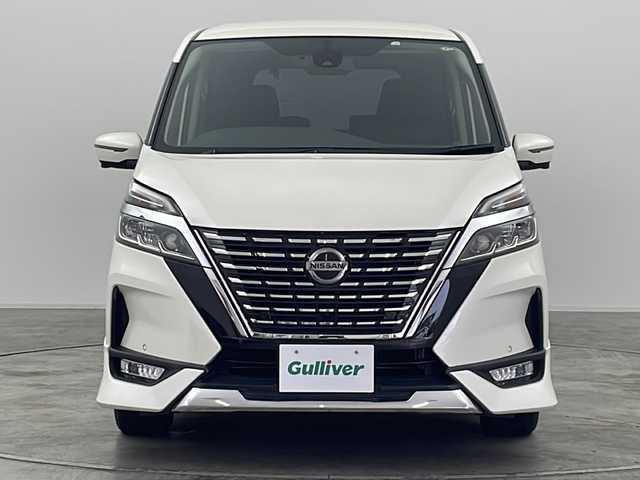 日産 セレナ ハイウェイスター V 群馬県 2020(令2)年 4万km ブリリアントホワイトパール 純正１０型ナビ　純正１１型後席モニター　全周囲カメラ　両側電動スライドドア　衝突被害軽減ブレーキ　クルーズコントロール　ＥＴＣ　ドラレコ　ＬＥＤライト　ＢＳＭ　オートライト　スマートキー　禁煙車
