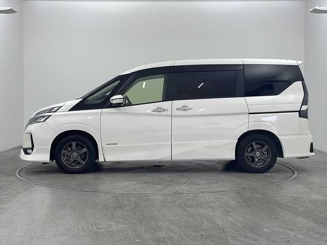 日産 セレナ ハイウェイスター V 群馬県 2020(令2)年 4万km ブリリアントホワイトパール 純正１０型ナビ　純正１１型後席モニター　全周囲カメラ　両側電動スライドドア　衝突被害軽減ブレーキ　クルーズコントロール　ＥＴＣ　ドラレコ　ＬＥＤライト　ＢＳＭ　オートライト　スマートキー　禁煙車