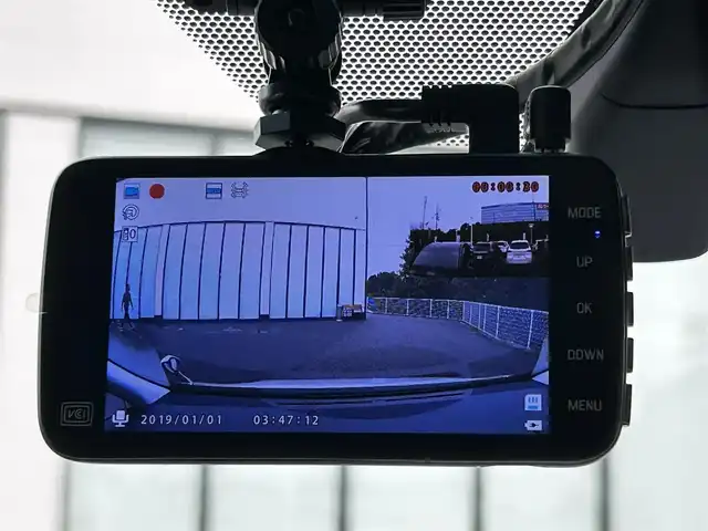 トヨタ アルファード S Aパッケージ 大阪府 2018(平30)年 2.5万km ホワイトパールクリスタルシャイン 純正10インチナビ/　（フルセグTV/CD/DVD/HDMI/Bluetooth/USB）/バックカメラ/ツインムーンルーフ　/モデリスタエアロ/　（フロント/サイド/リア）　/トヨタセーフティセンス/クリアランスソナー　/純正12インチフリップダウンモニター/前席パワーシート/　（シートヒーター/シートベンチレーション/オットマン）/デジタルインナーミラー　/ステアリングヒーター　/三眼LEDヘッドライト/LEDフォグランプ/クルーズコントロール/レーンキープアシスト/両側パワースライドドア/パワーバックドア/純正18インチアルミホイール/純正フロアマット/ビルトインETC
