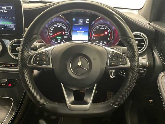 メルセデス・ベンツ ＧＬＣ２５０ 4マチックスポーツ 新潟県 2019(平31)年 4.3万km ポーラホワイト レーダーセーフティパッケージ/-アクティブブレーキアシスト/-PRE SAFEプラス/-アクティブレーンキーピングアシスト/-アクティブブラインドスポットアシスト/-アクティブディスタンスアシストディストロニック/純正HDDナビ/(CD/DVD/Bluetooth/USB/フルセグTV)/360°カメラシステム/ヘッドアップディスプレイ/AIR BODY CONTROLサスペンション/純正19インチアルミホイール/LEDヘッドライト/パワーバックドア/ハーフレザーシート/シートヒーター/パワーシート/パドルシフト/キーレスゴー